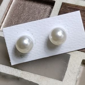 Pearl earrings-$5 add on